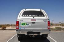 Roubaram a placa traseira da Fiona!!! (em Pioneertown, na Califórnia, nos Estados Unidos)